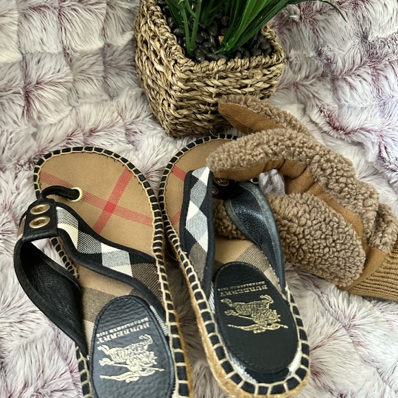AUTHENTIC BURBERRY SANDALS price for one item only $200for both - Picture 10 of 11